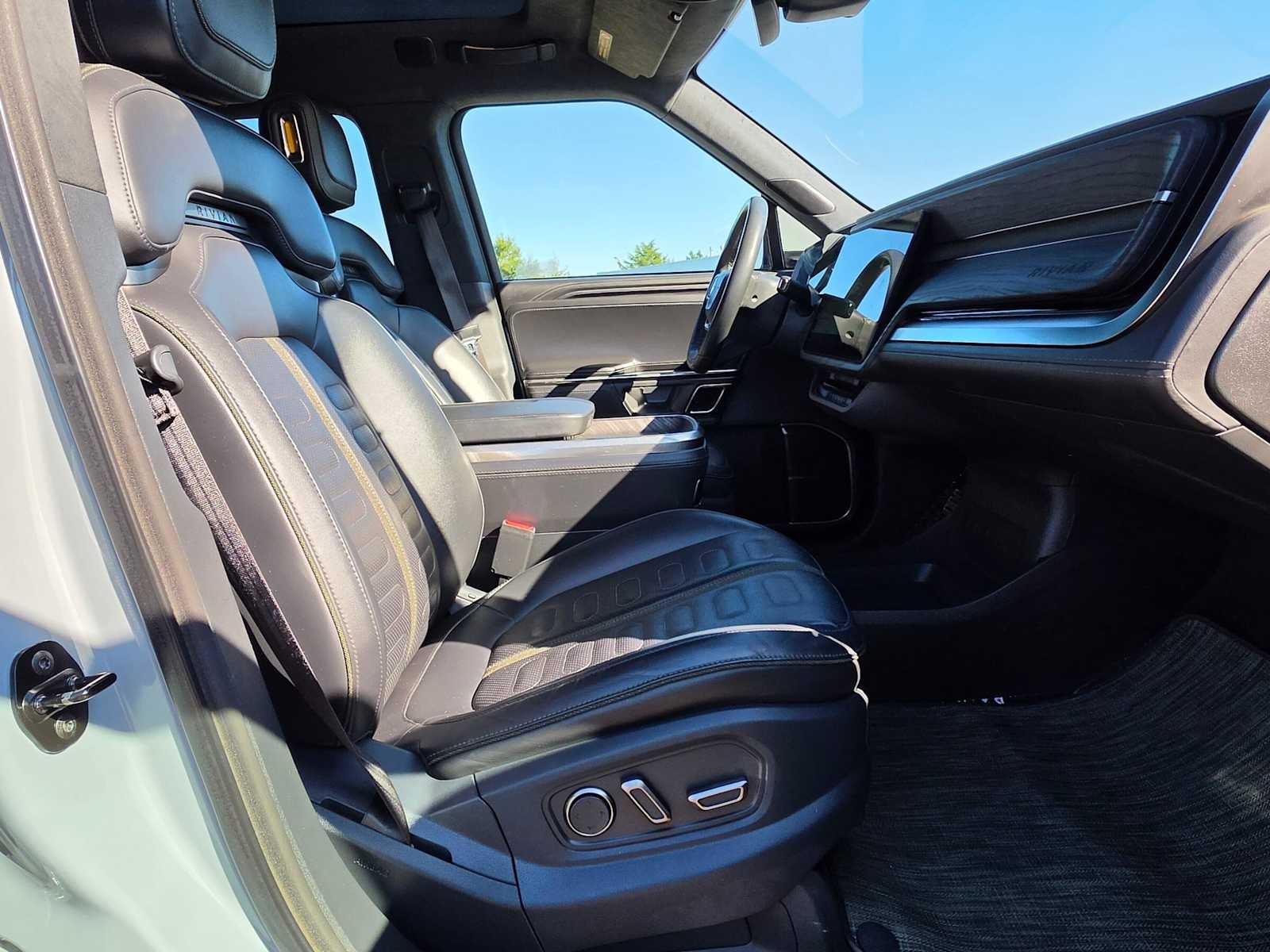 2023 Rivian R1S Adventure