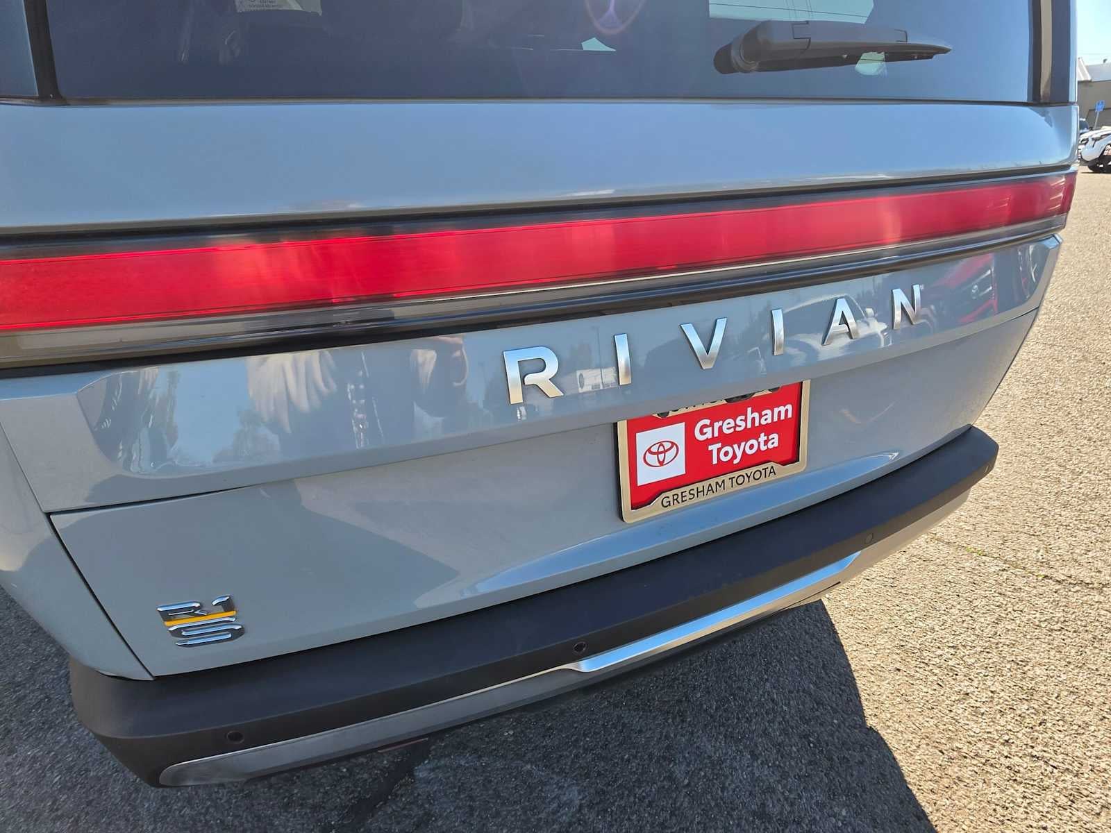 2023 Rivian R1S Adventure