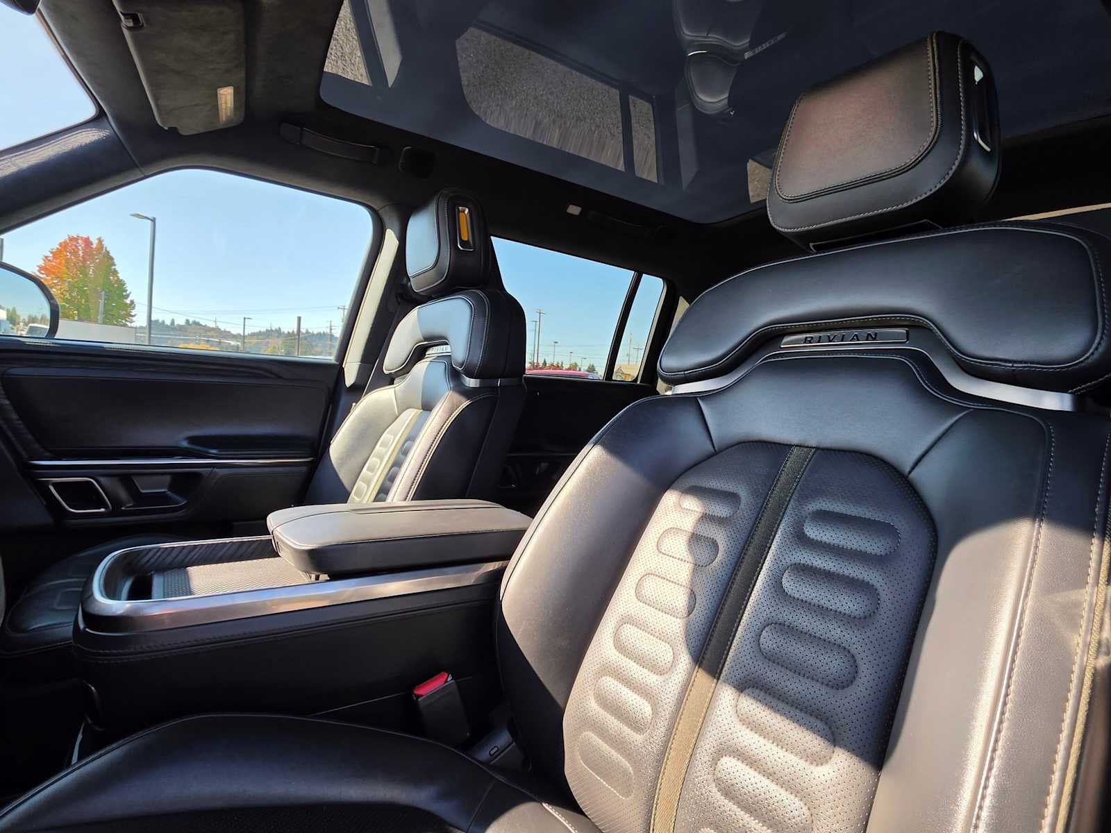 2023 Rivian R1S Adventure