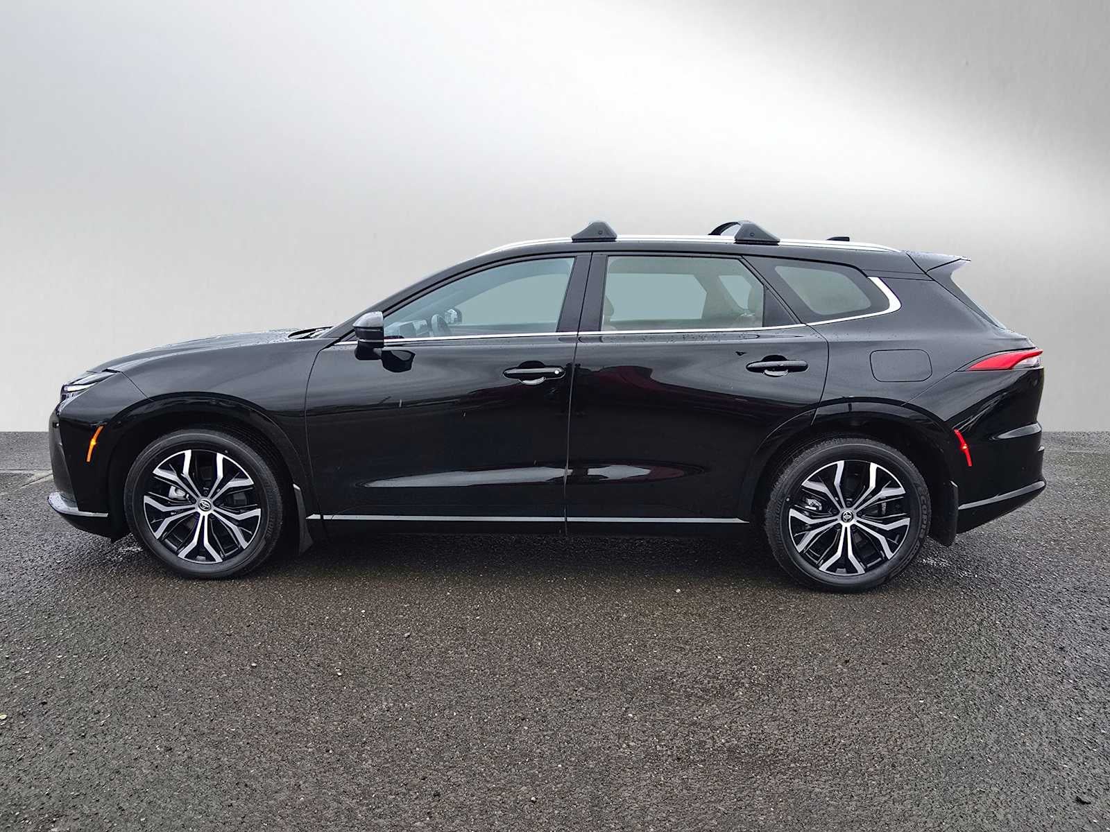 2025 Toyota Crown Signia XLE