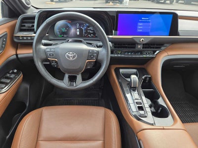 2025 Toyota Crown Signia Limited