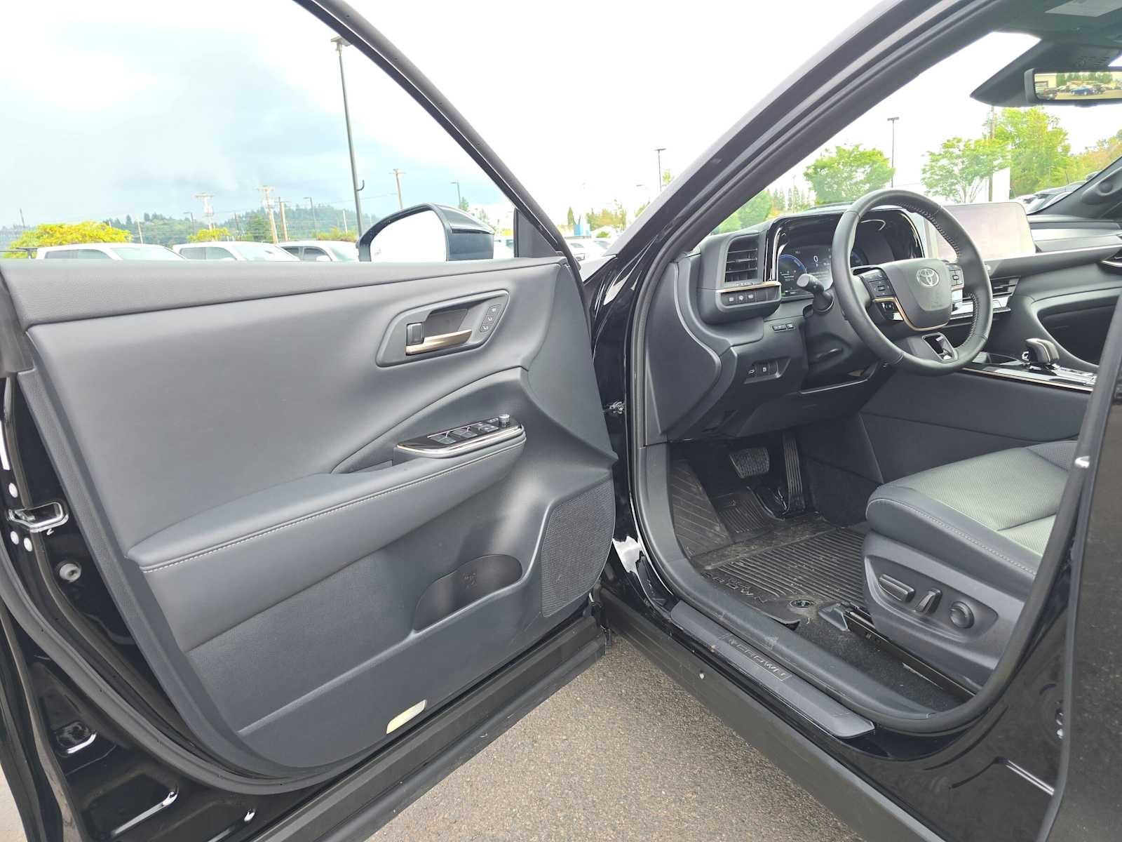 2025 Toyota Crown Signia Limited