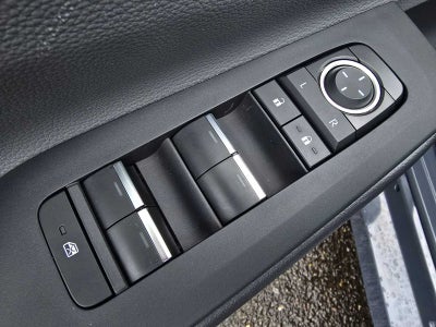 2025 Toyota Prius XLE