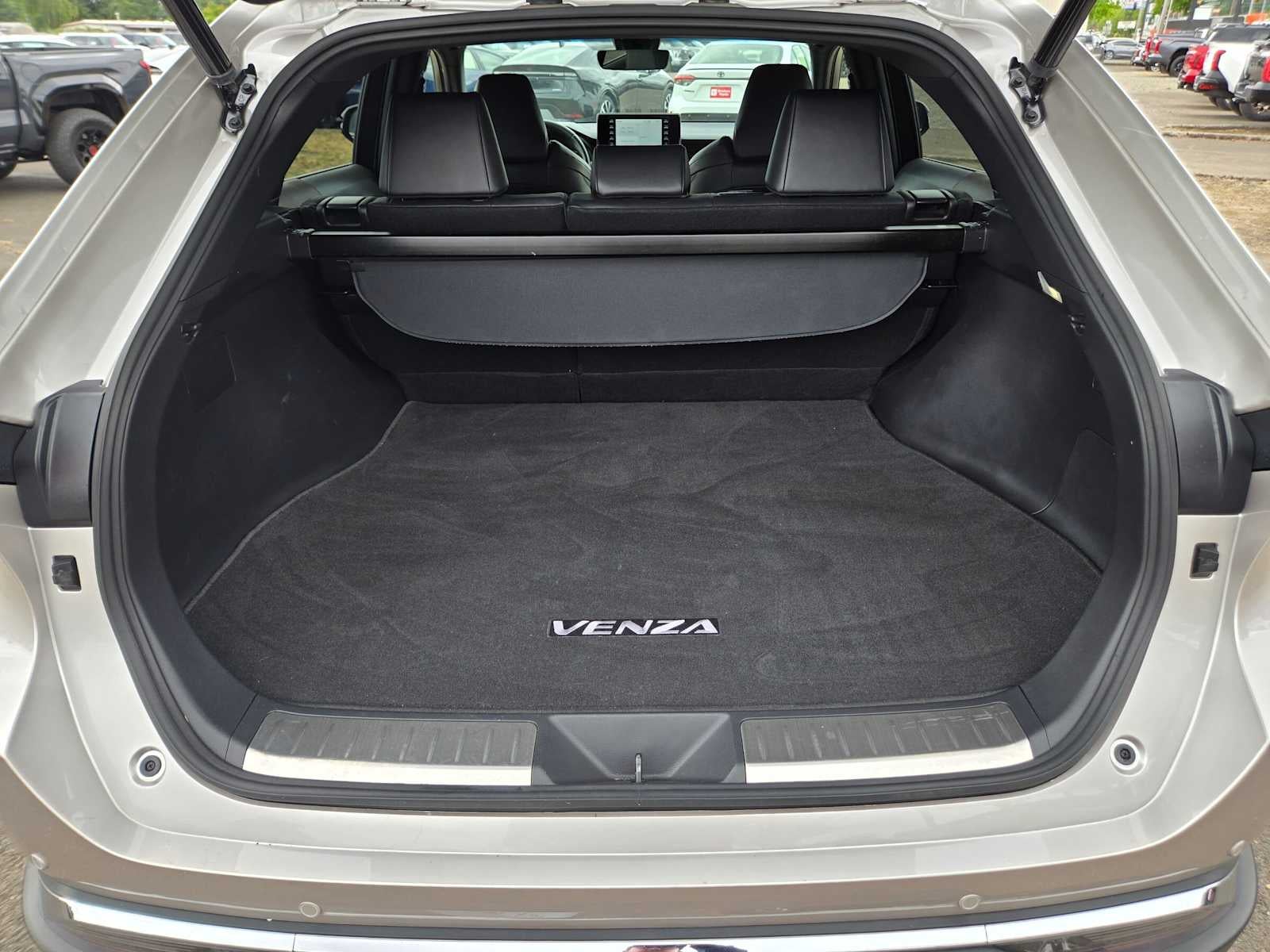 2022 Toyota Venza XLE