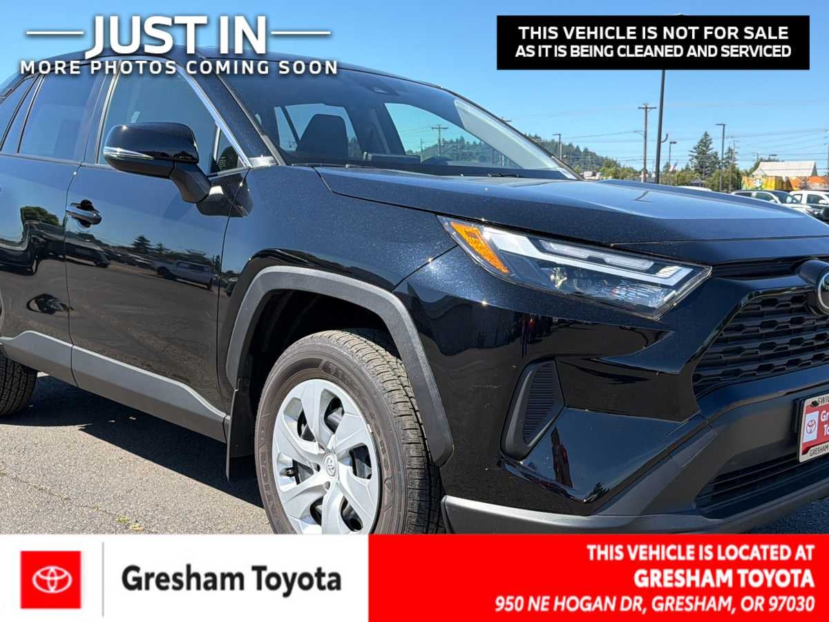 2025 Toyota RAV4 LE