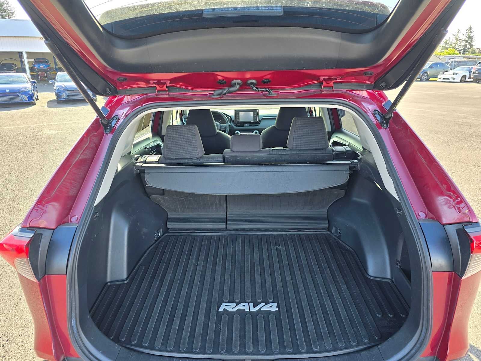 2022 Toyota RAV4 Hybrid LE