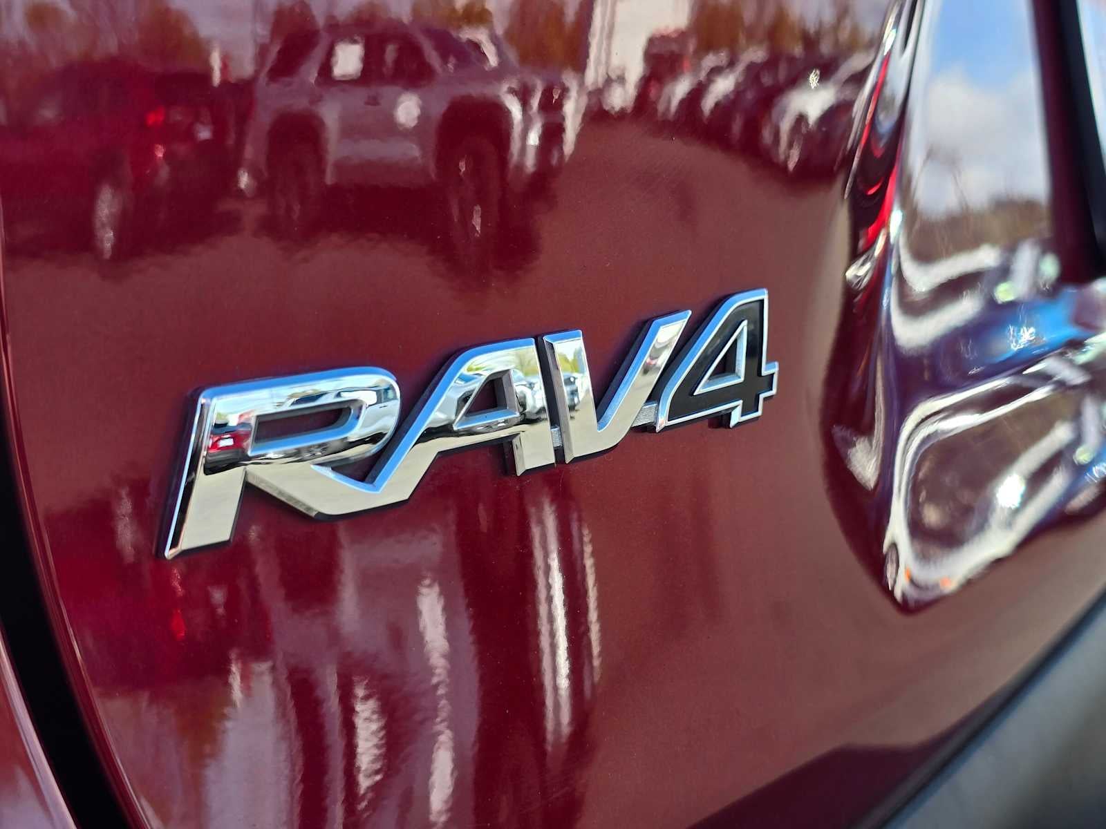 2022 Toyota RAV4 Hybrid LE