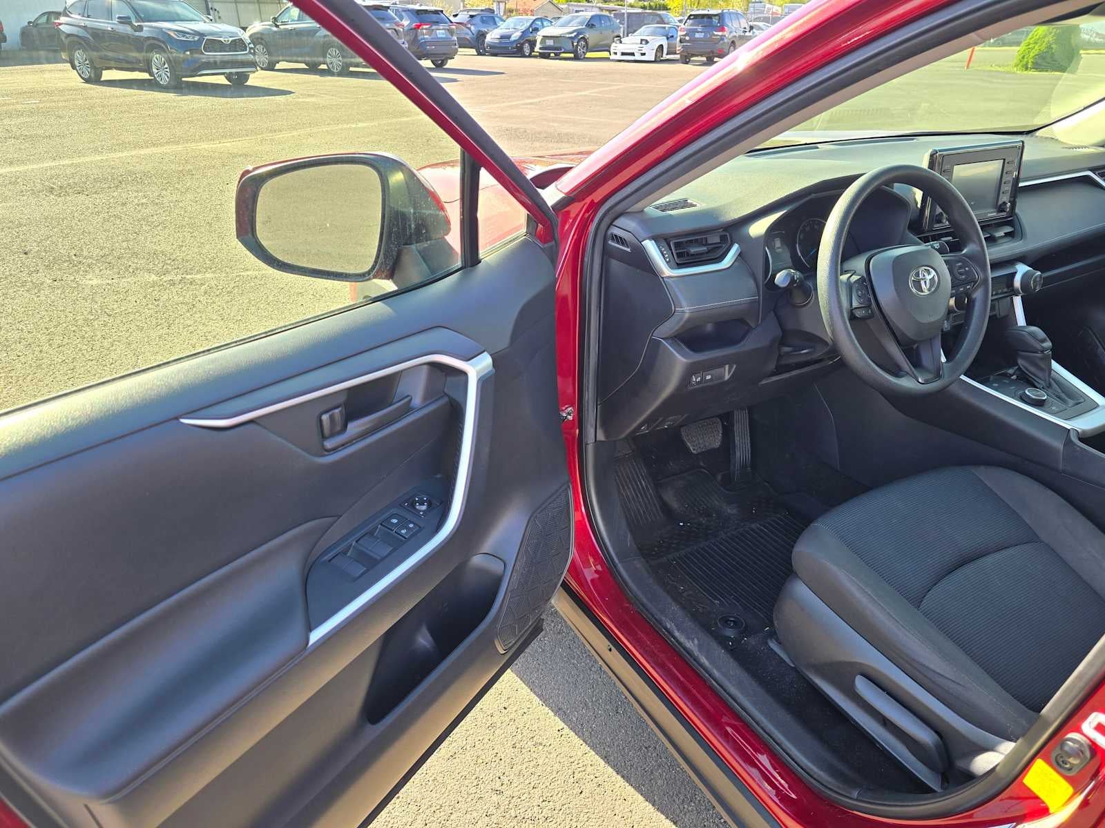 2022 Toyota RAV4 Hybrid LE