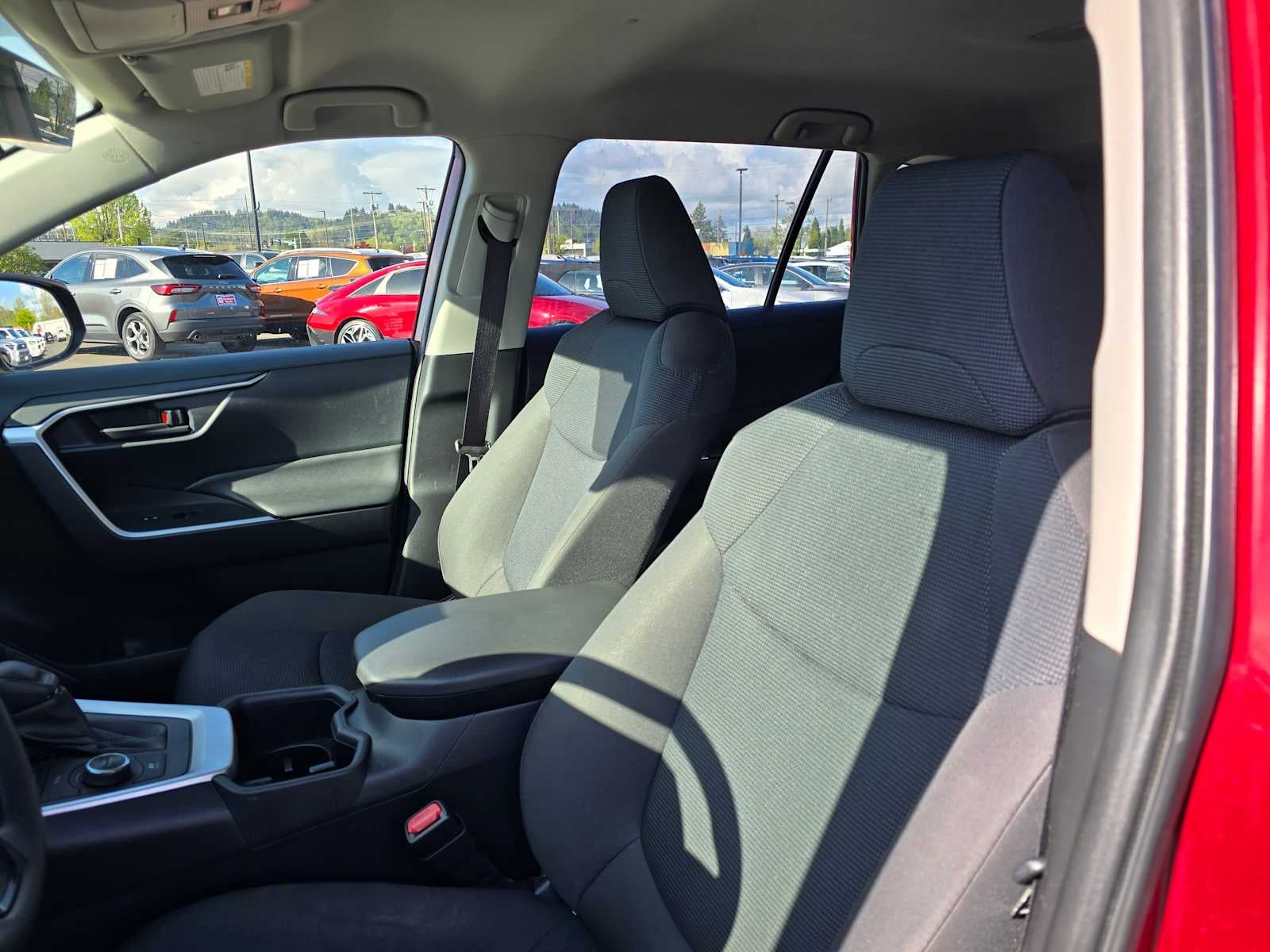 2022 Toyota RAV4 Hybrid LE