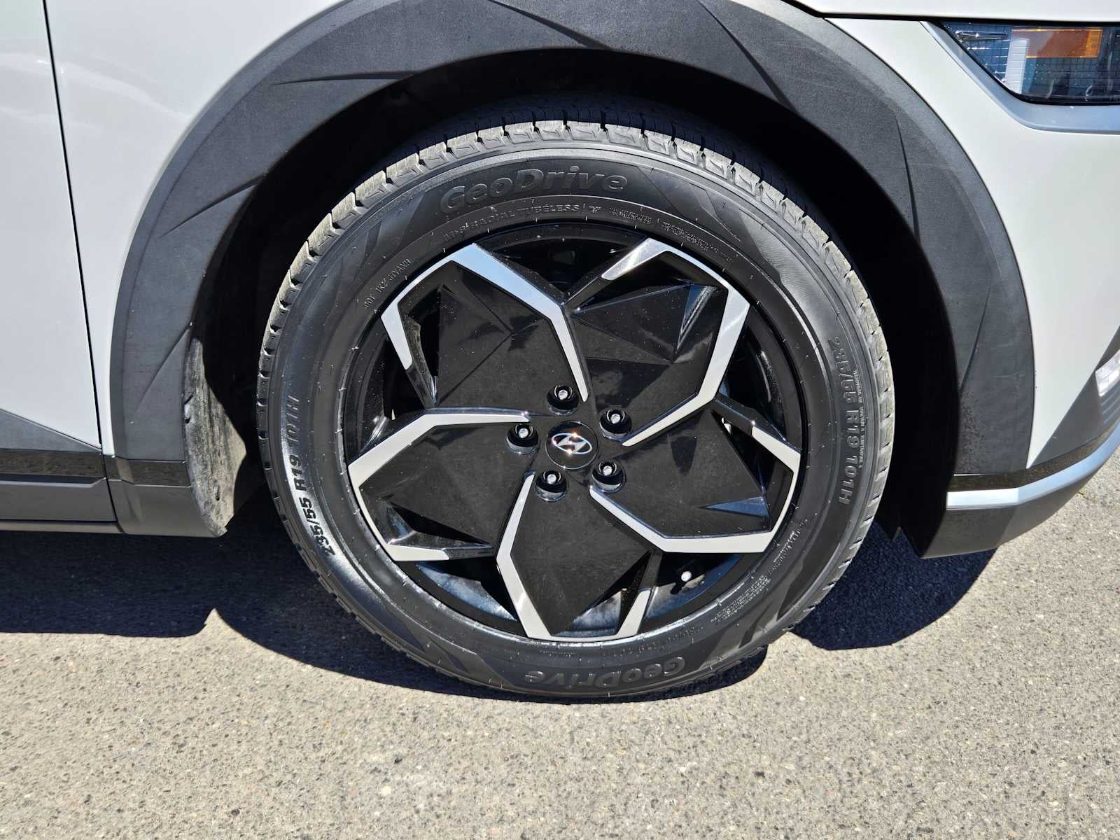 2023 Hyundai IONIQ 5 SE