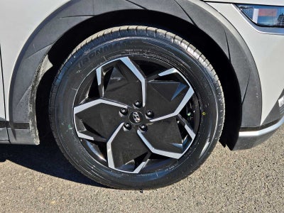 2024 Hyundai IONIQ 5 SE