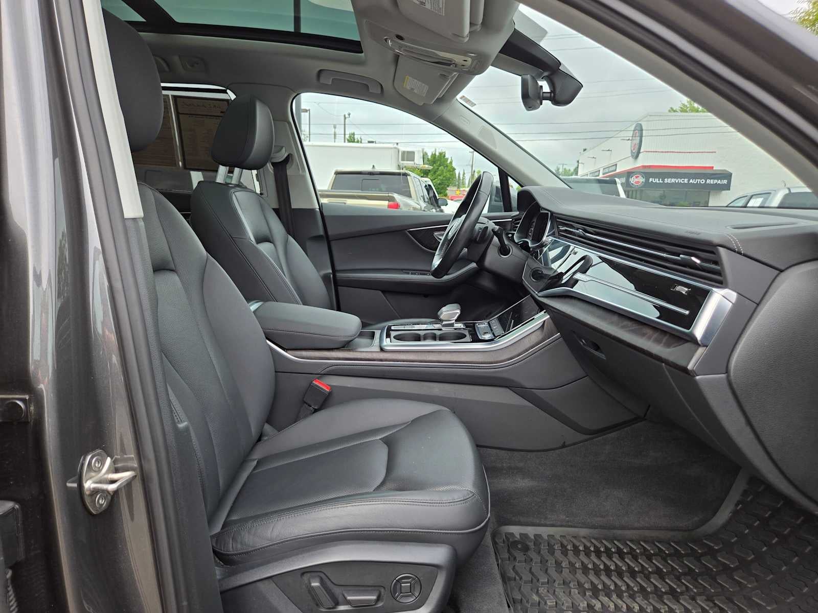 2023 Audi Q7 Premium Plus