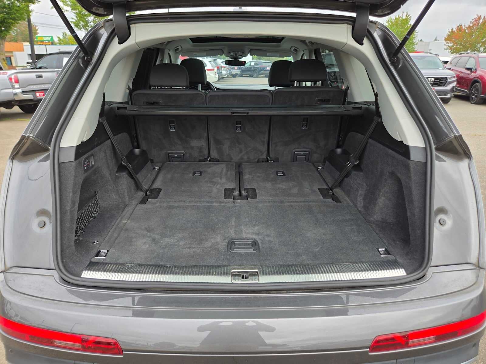 2023 Audi Q7 Premium Plus