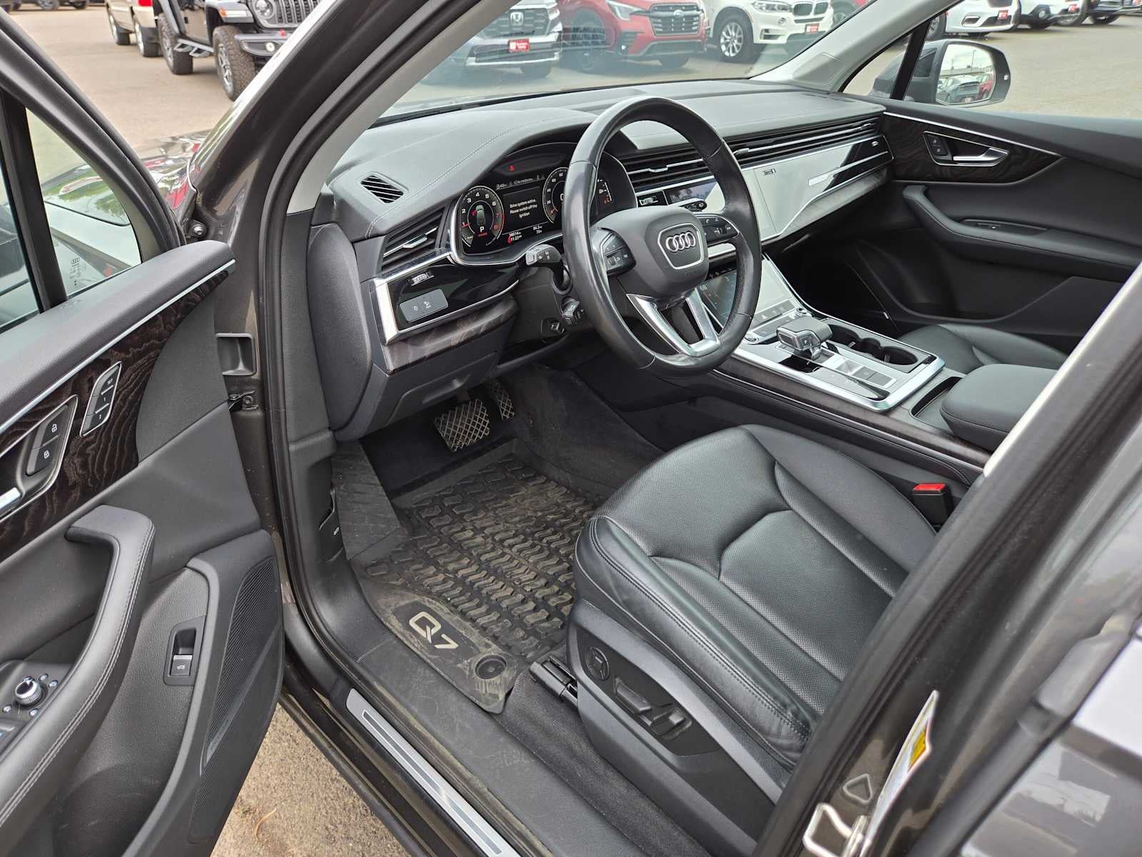 2023 Audi Q7 Premium Plus