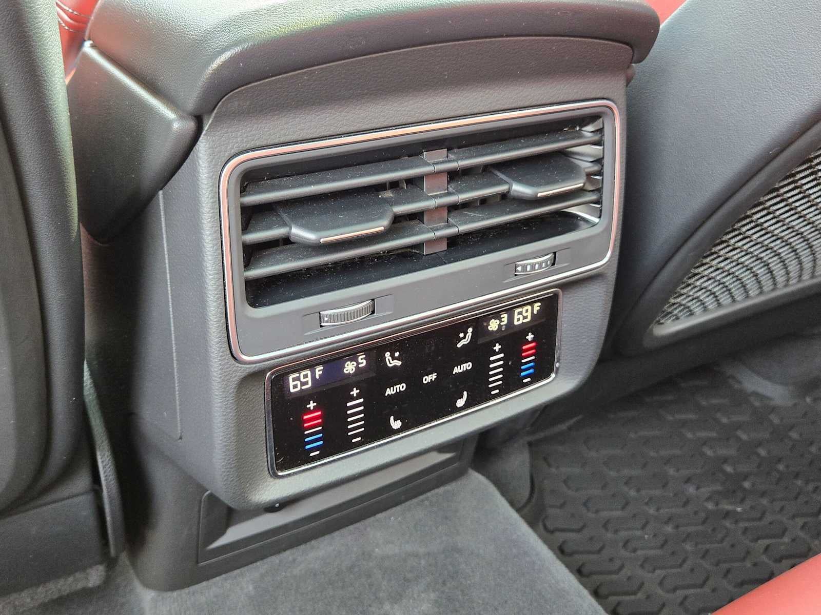 2023 Audi SQ7 Prestige