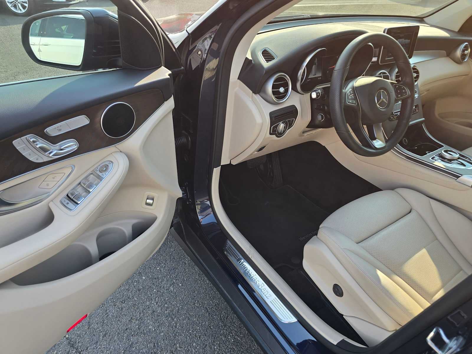 2019 Mercedes-Benz GLC 300 GLC 300