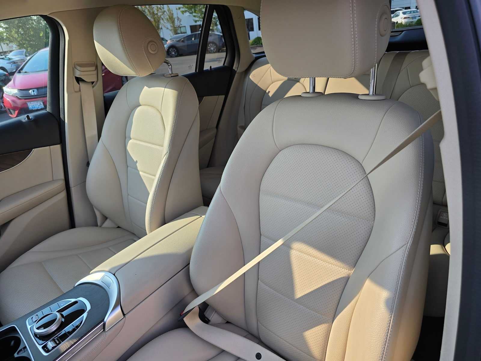 2019 Mercedes-Benz GLC 300 GLC 300